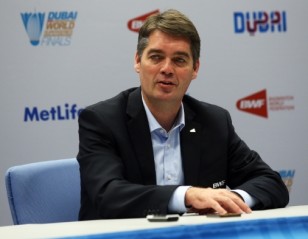 Høyer Praises Badminton Development in Dubai